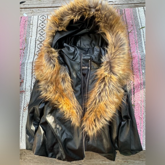 Black faux fur jacket - Picture 3 of 3